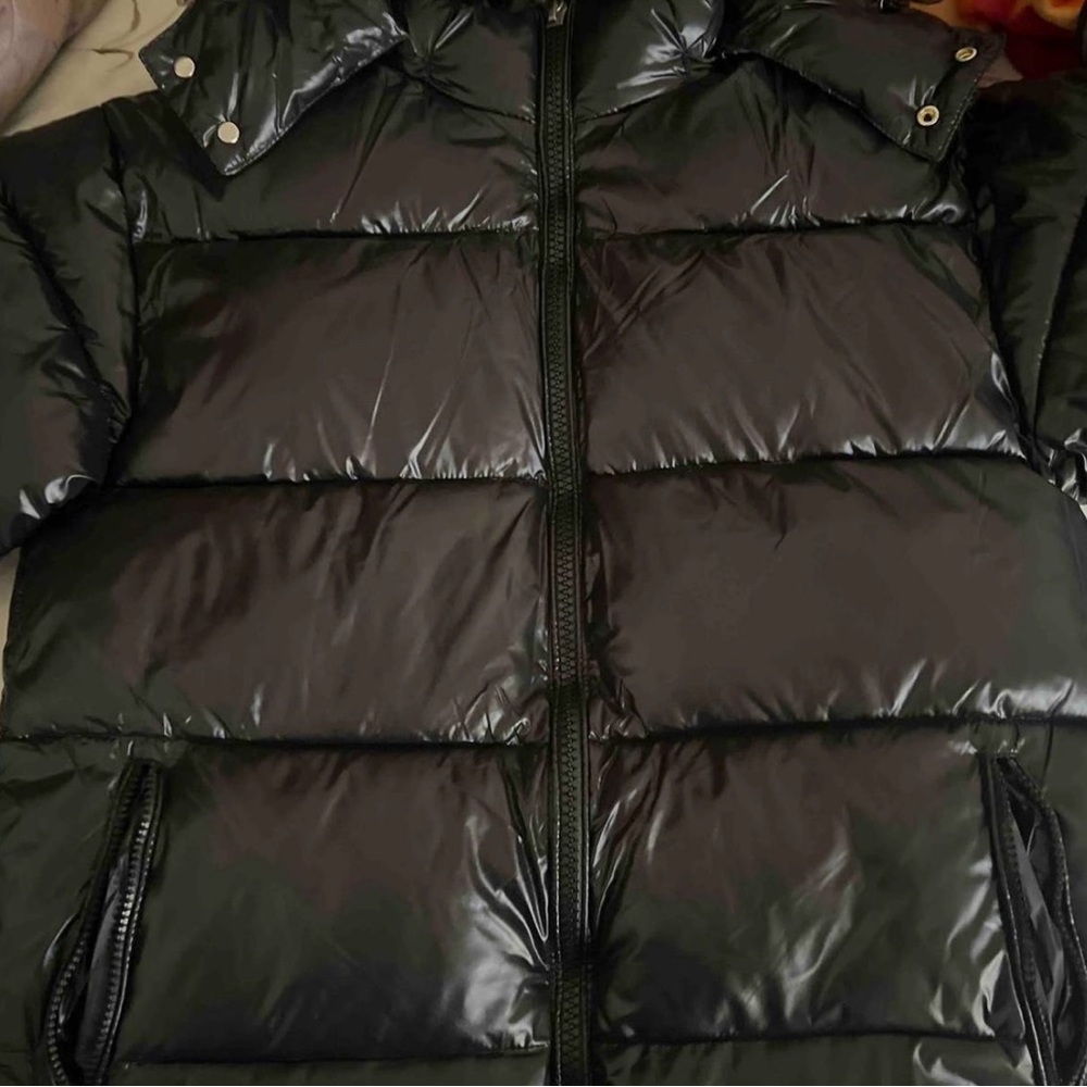Moncler jacket size large 200$